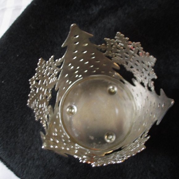 Bath & Body Works/Slatkin & Co Small Metal Tree & Snowflake Candle Holder - Picture 5 of 6